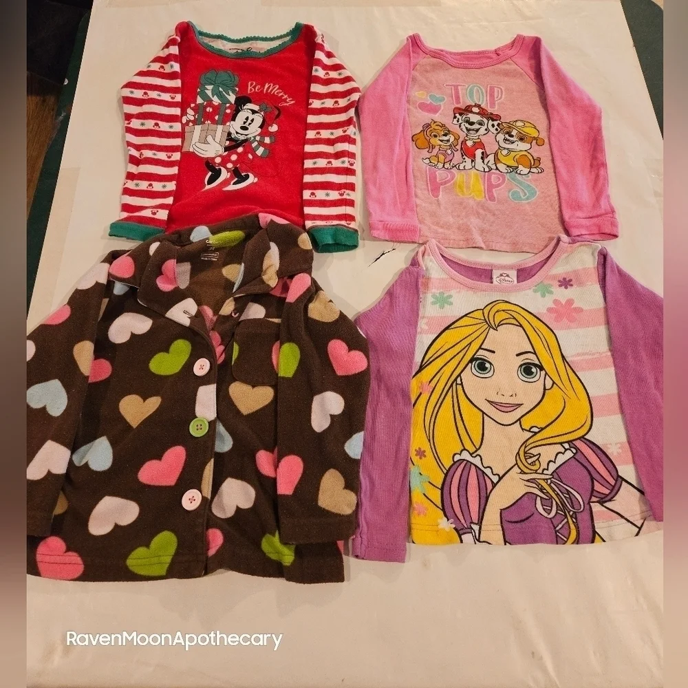 3/15$ Bundle Deal. Lot Of 4 Girls Night Shirts